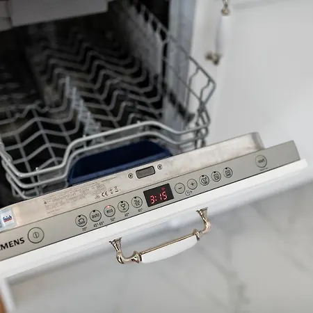 Szczesliwice Ochota P&o Serviced Lägenhet *